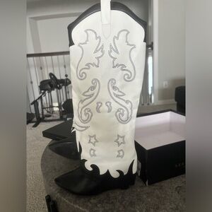 Azalea Wang cowgirl boots size 8